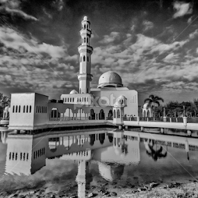 by Kelvin Zyteng - Black & White Buildings & Architecture