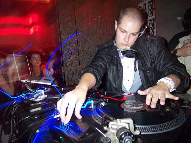 BAHAY BOYS: DJ FASHEN - WHITE LIGHT FOUR MIX BAHAY BOYS: DJ FASHEN - WHITE LIGHT FOUR MIX
