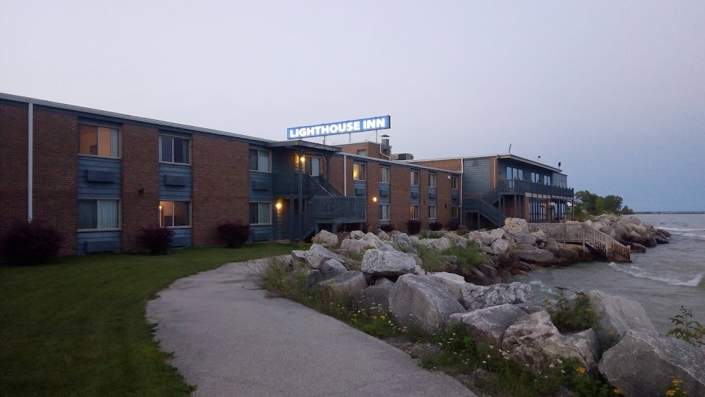  Lighthouse Inn On Lake Michigan
