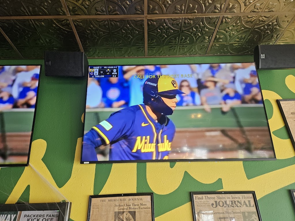  Milwaukee Brat House