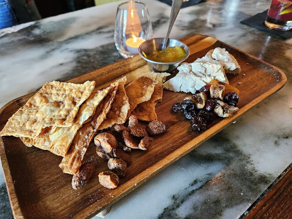  Bleu Restaurant & Lounge