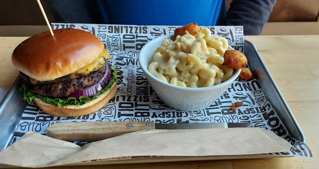  Brick's Downtown Bar & Grill