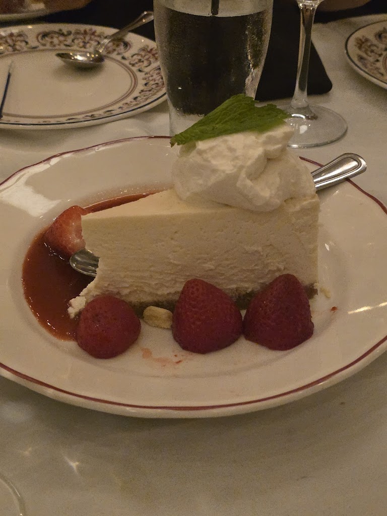  Maggiano's Little Italy