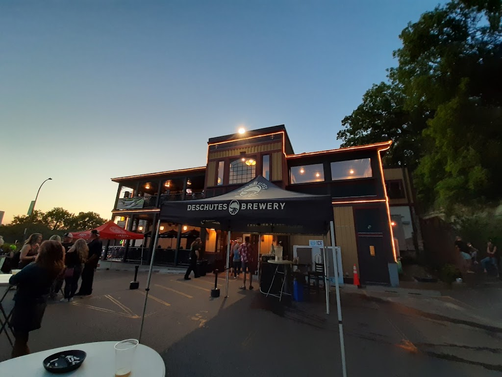  Ziggy's Live Music, Bar & Restaurant