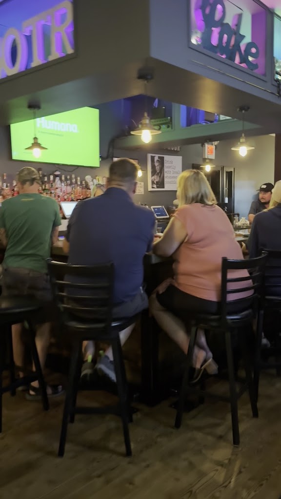  Bryant's On The Round