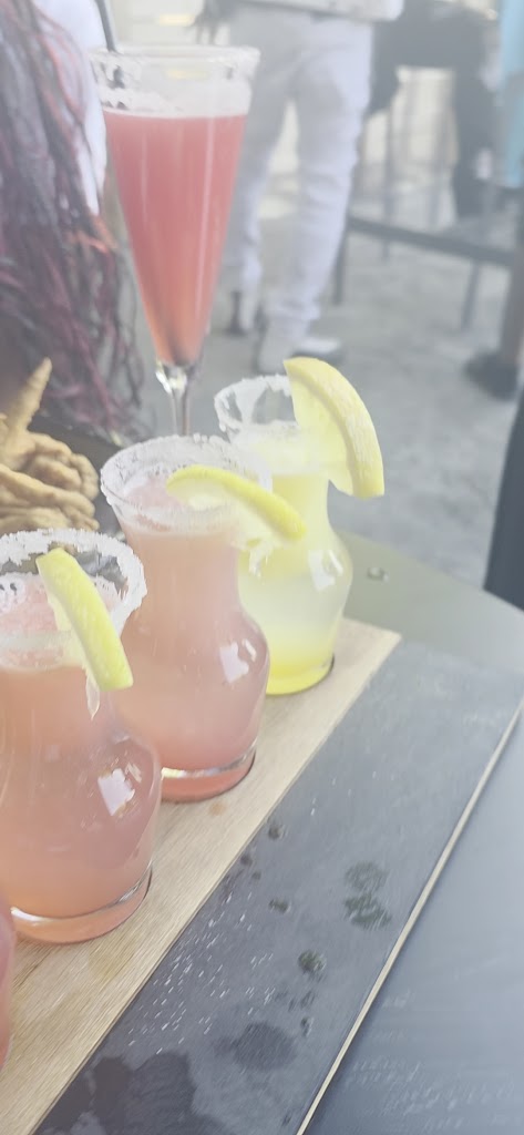  Favorites Restaurant & Lounge