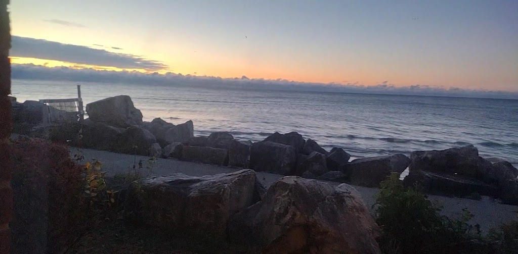  Lighthouse Inn On Lake Michigan