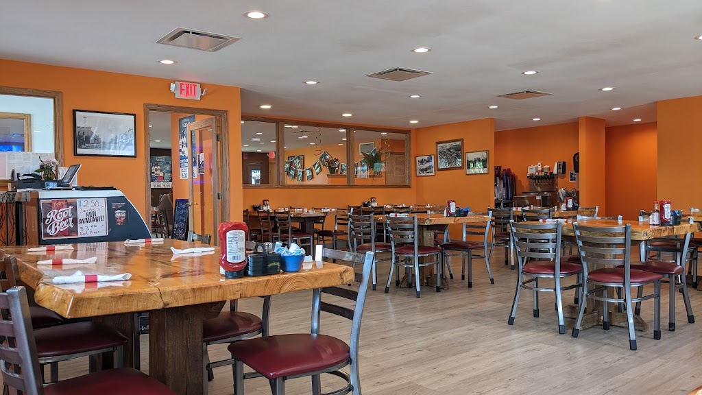  River Ville Bar and Grill