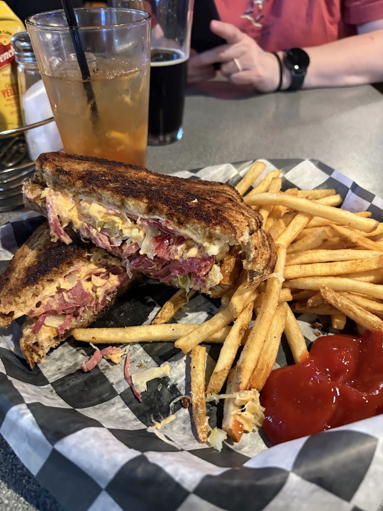  Trail Side Sports Bar & Grill Weston