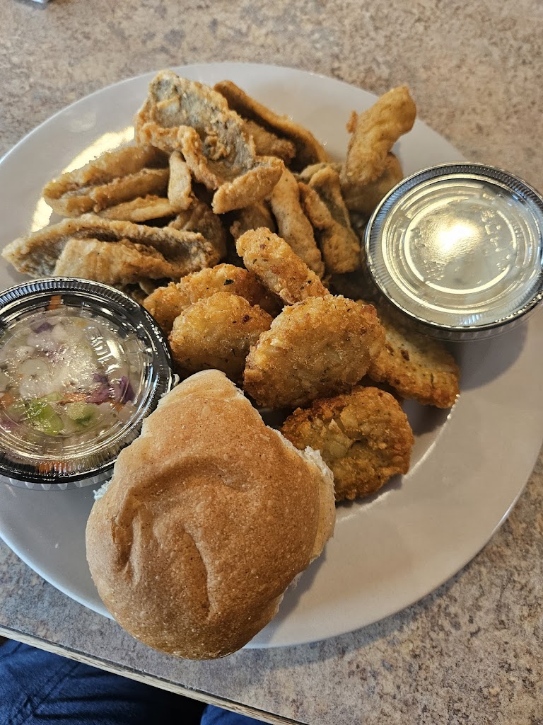  JW Creekside Bar & Restaurant