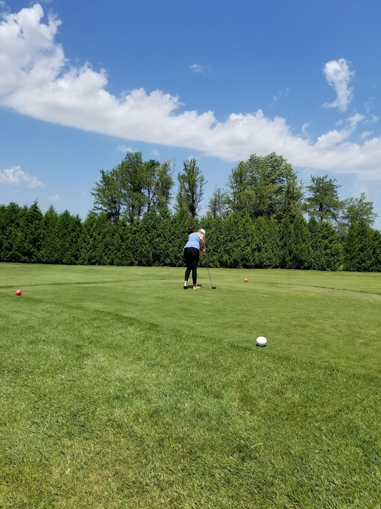  Mulligans Golf Course & Restaurant