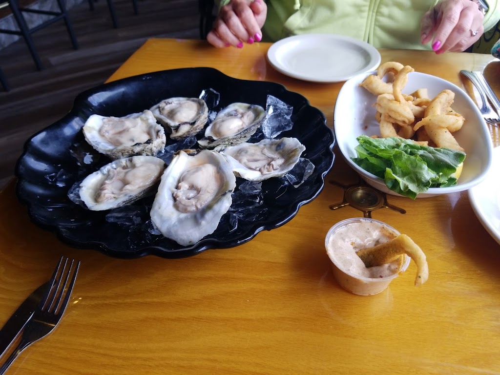  Boat House Pub & Eatery