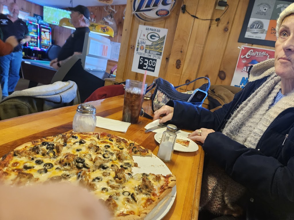  Drews Lakeside Bar & Grill