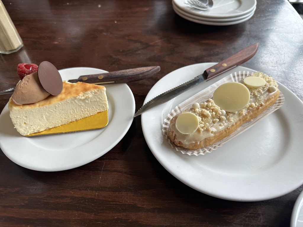  Le Reve Pâtisserie & Café