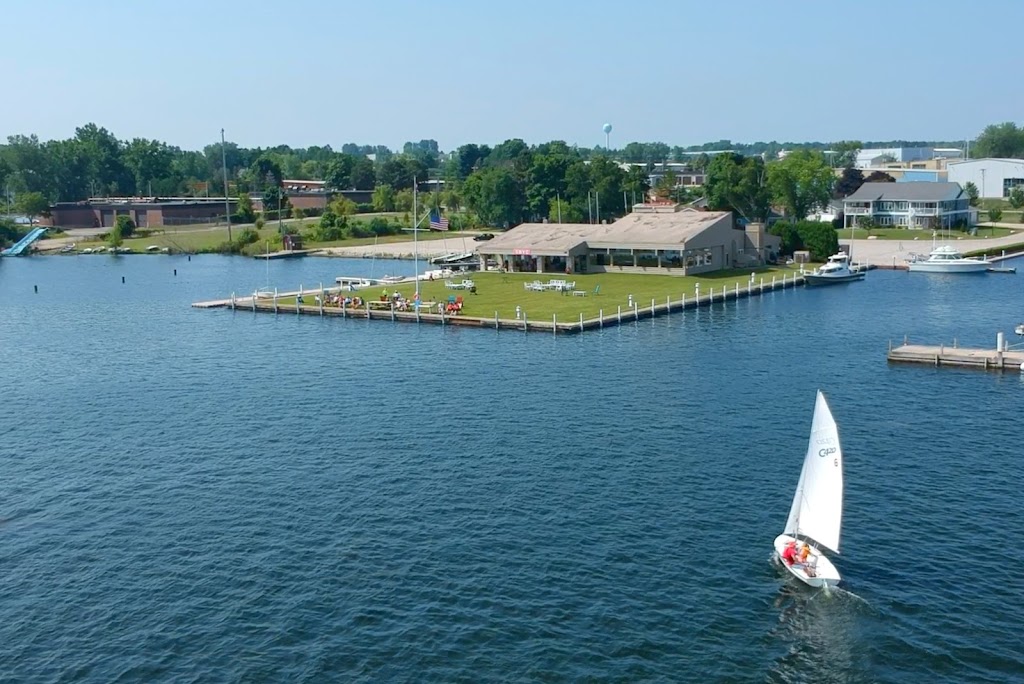  Sturgeon Bay Yacht Club