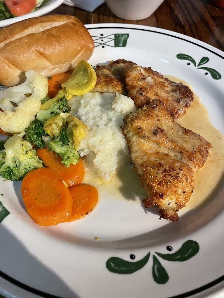  Red Moon Restaurant and Bar