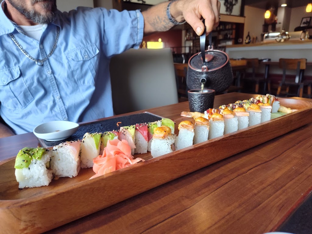  Hot Sake Sushi Bar & Kitchen