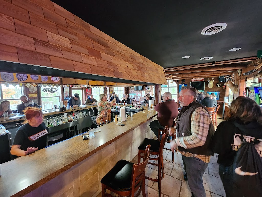  Bear Chasers Lodge Bar &Grill