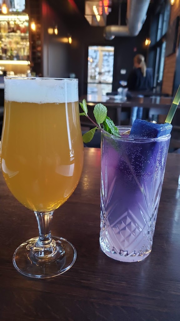  LoLo American Kitchen & Craft Bar Hudson