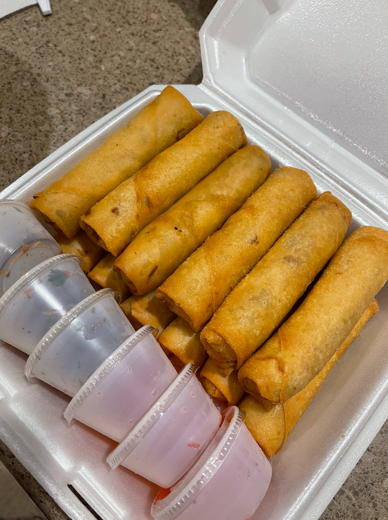  B's Egg Rolls drive-thru