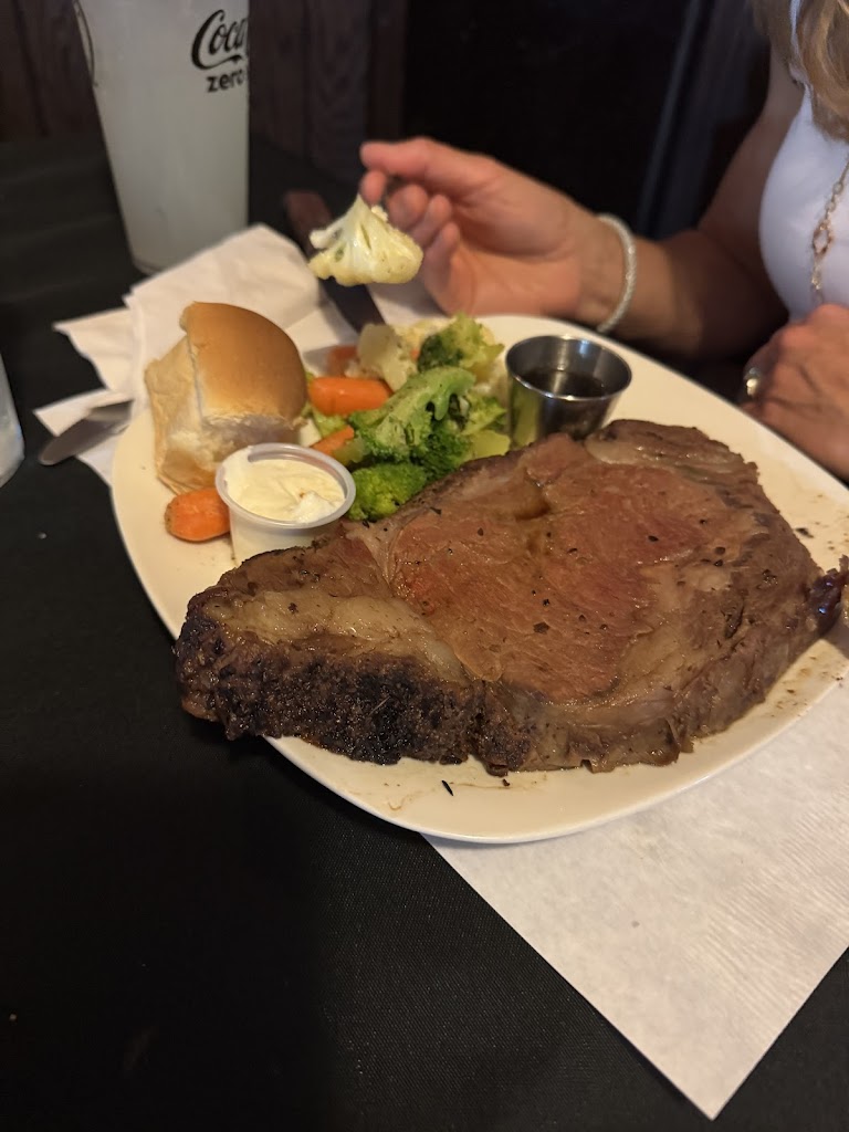  Ye Olde Hotel Bar & Restaurant