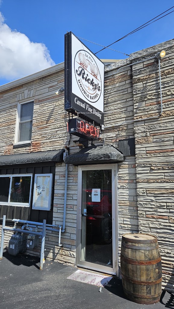  Ricky's Double Barrel Inn