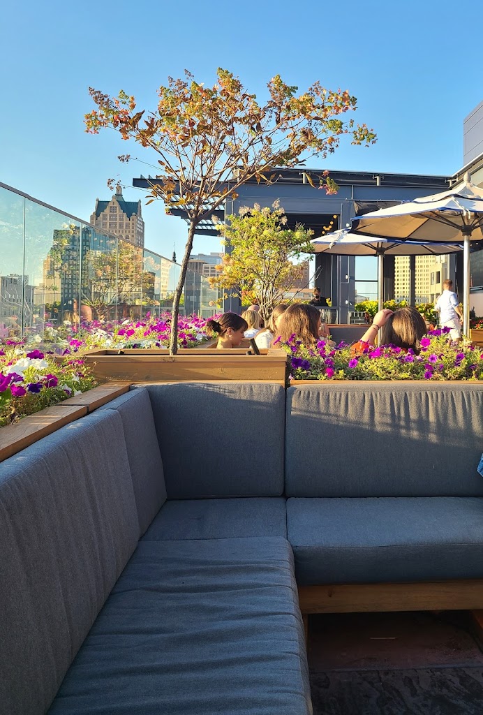  Kimpton Journeyman Hotel