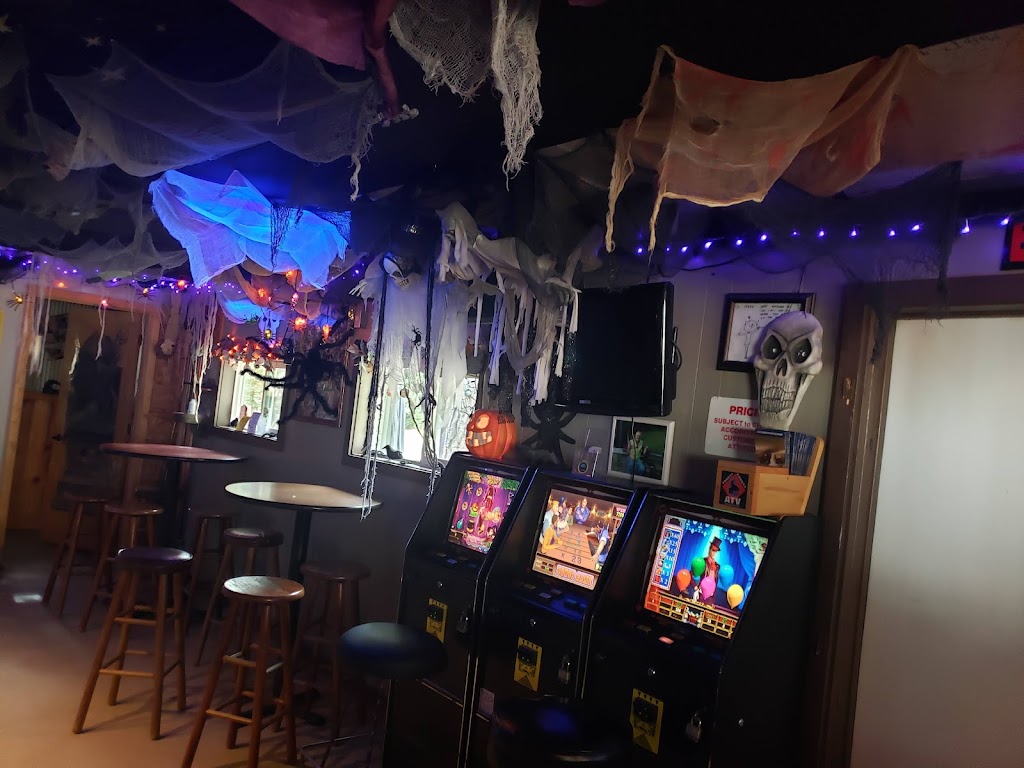  Lindy's Hideaway and Swampwitch In