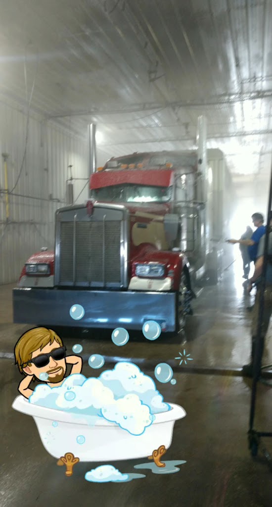  Award Winning Truck Wash & Laughing Larry’s Lunchroom