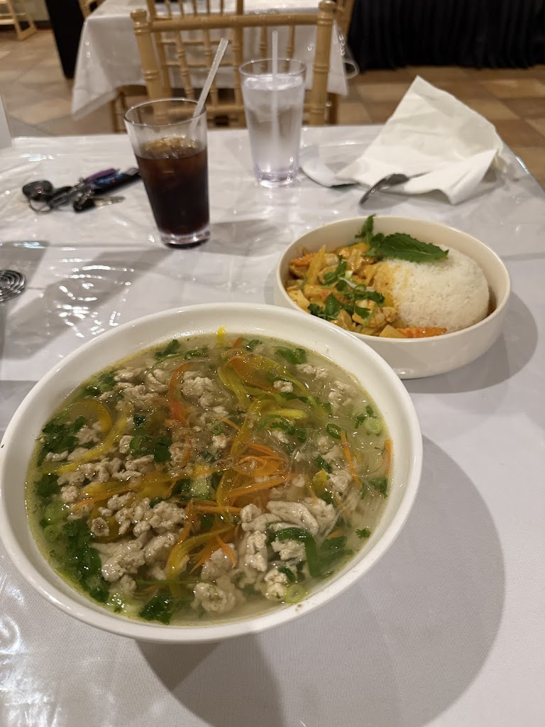  Bamboo Breeze Bar and Lounge