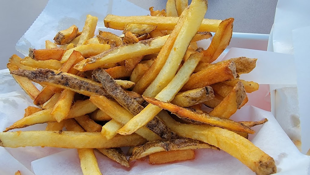  Holly's Bar and Grill