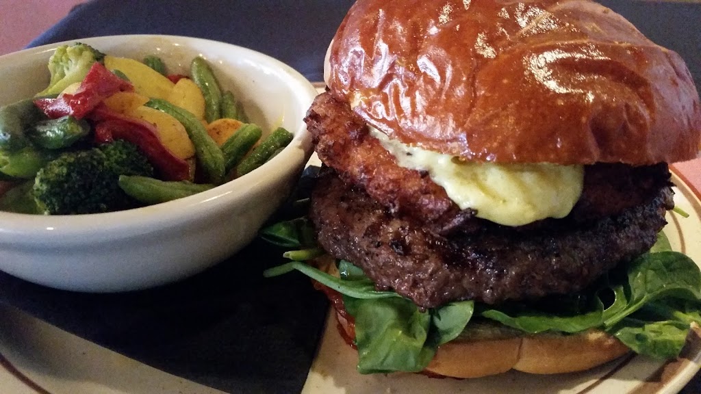  Wilder's Cutting Edge Bistro