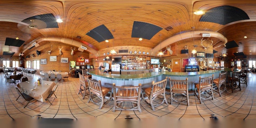  Three Guys & A Grill Restaurant