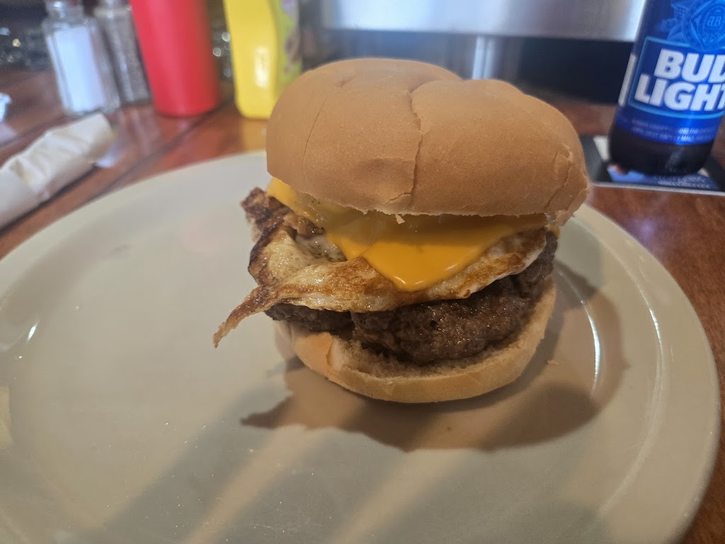  Lawrence's Pub and Eatery