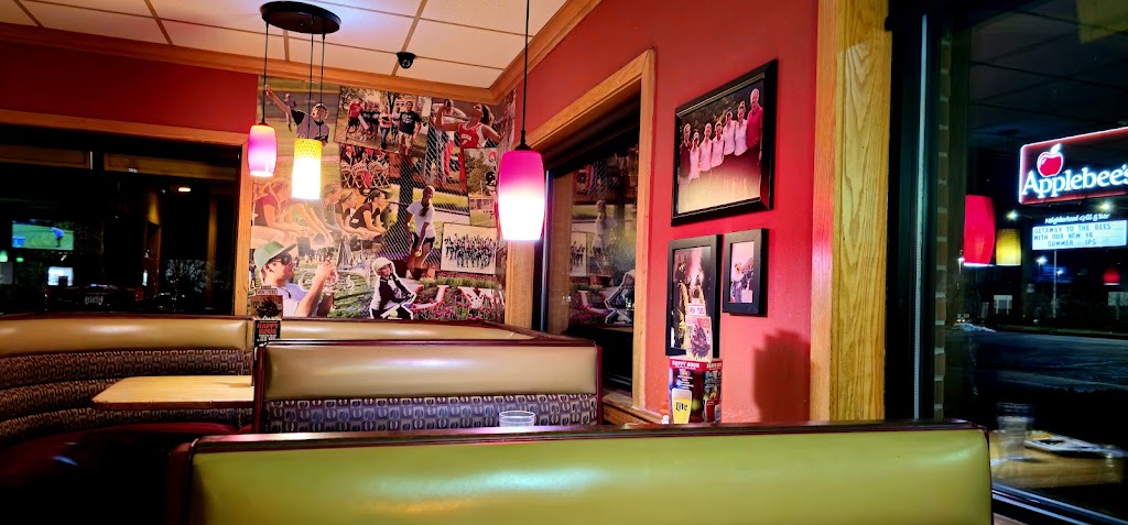  Applebee's Grill + Bar
