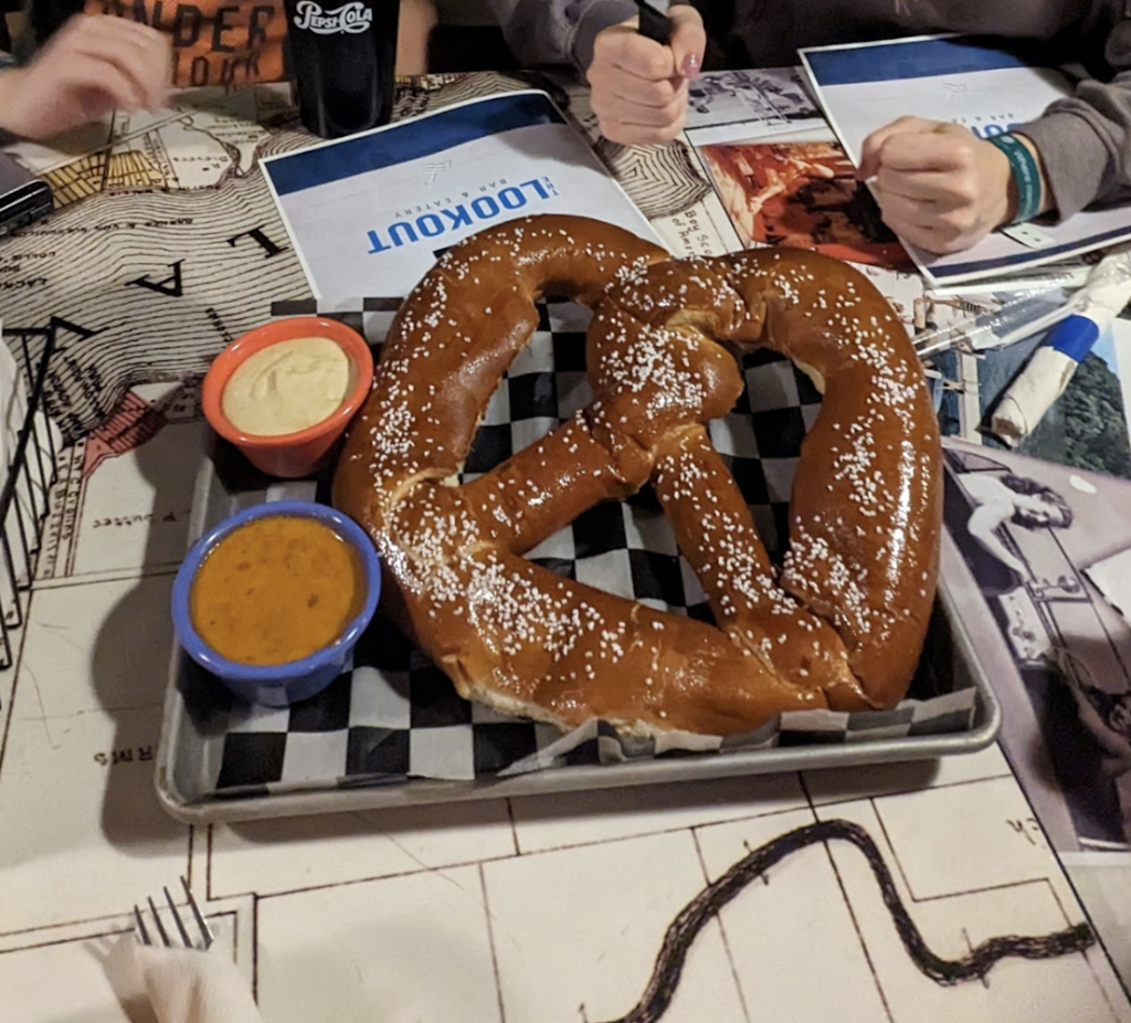  The Lookout Bar & Eatery