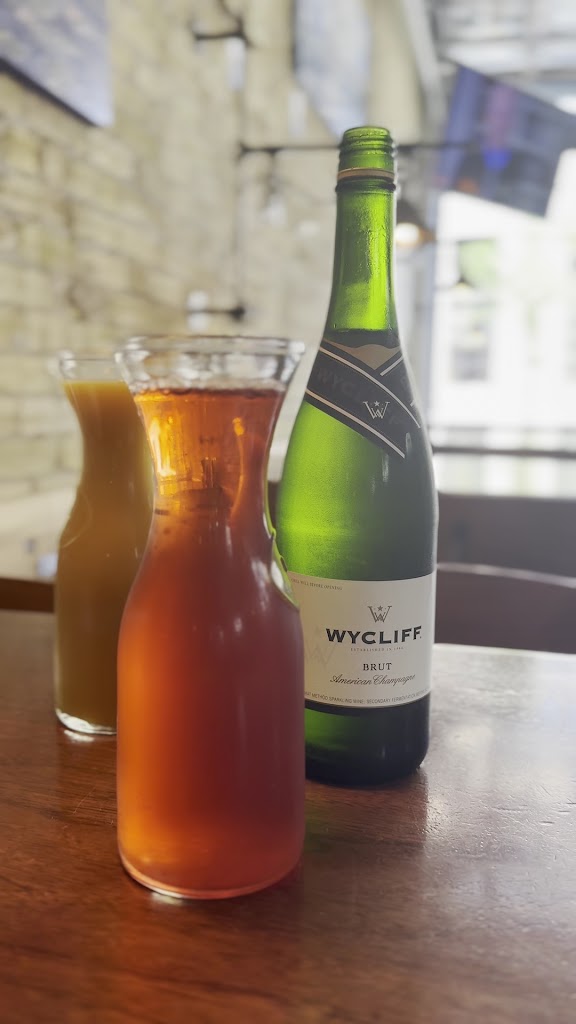  Izzy Hops Swig & Nosh