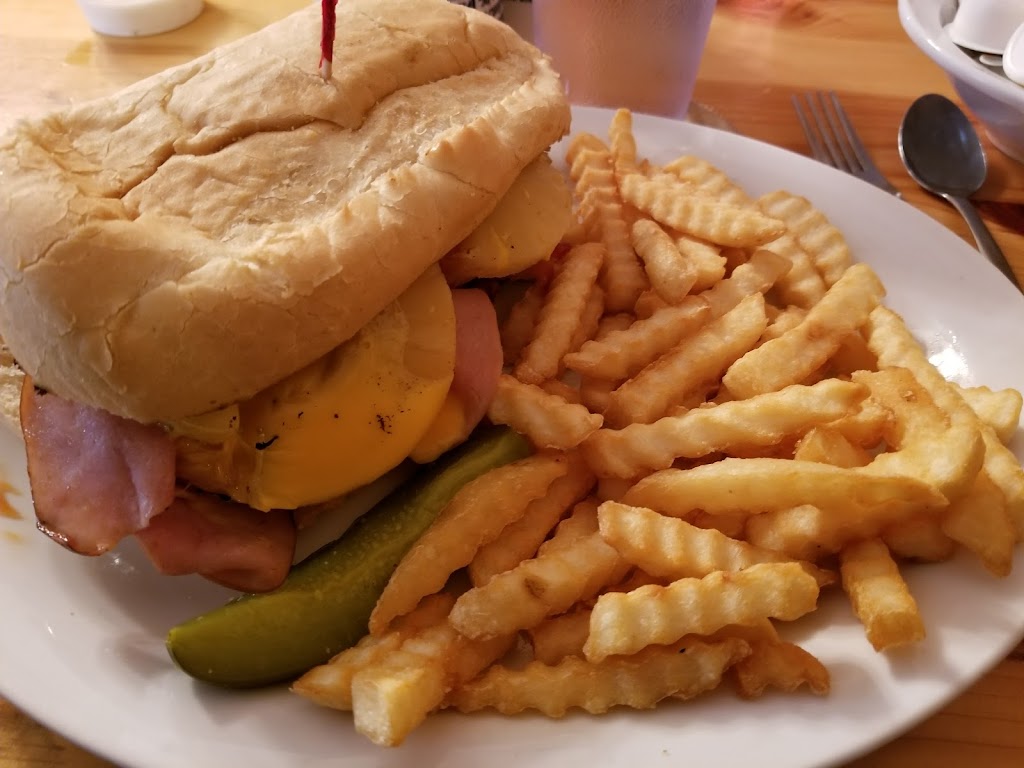  Riverstreet Family Restaurant