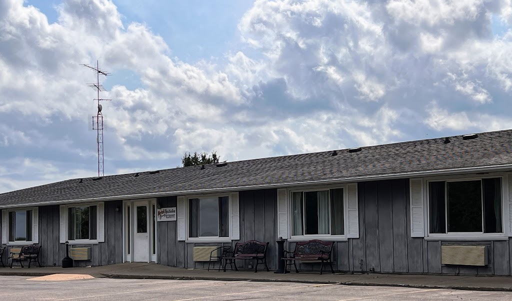  Fannies Supper Club & Motel