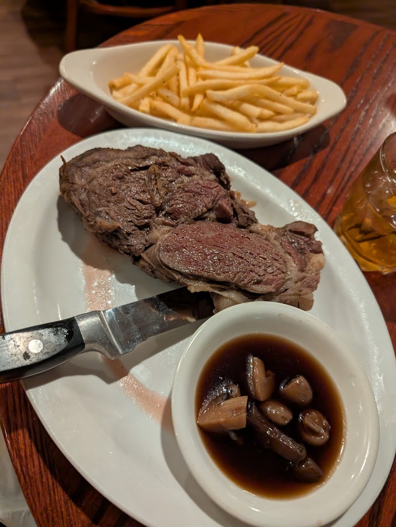  Moonlight Tavern & Supper Club