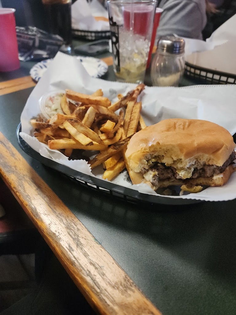  Pokee's Pub & Grub, llc