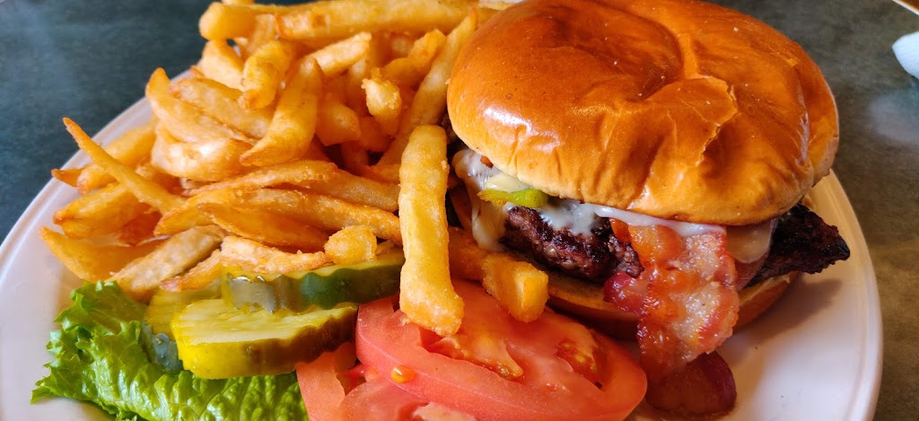  Parkway | Family Restaurant