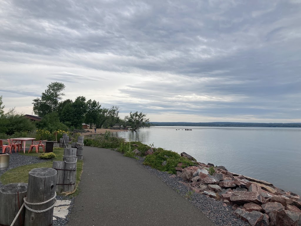  Blue Wave Inn & Sandbar Restaurant