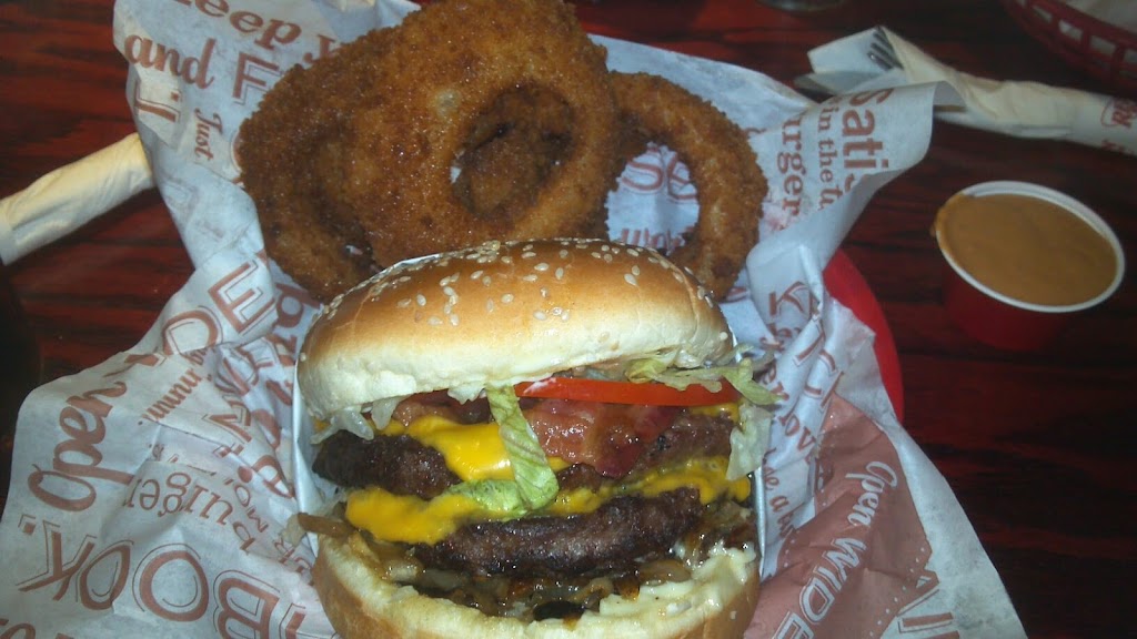  Red Robin Gourmet Burgers and Brews