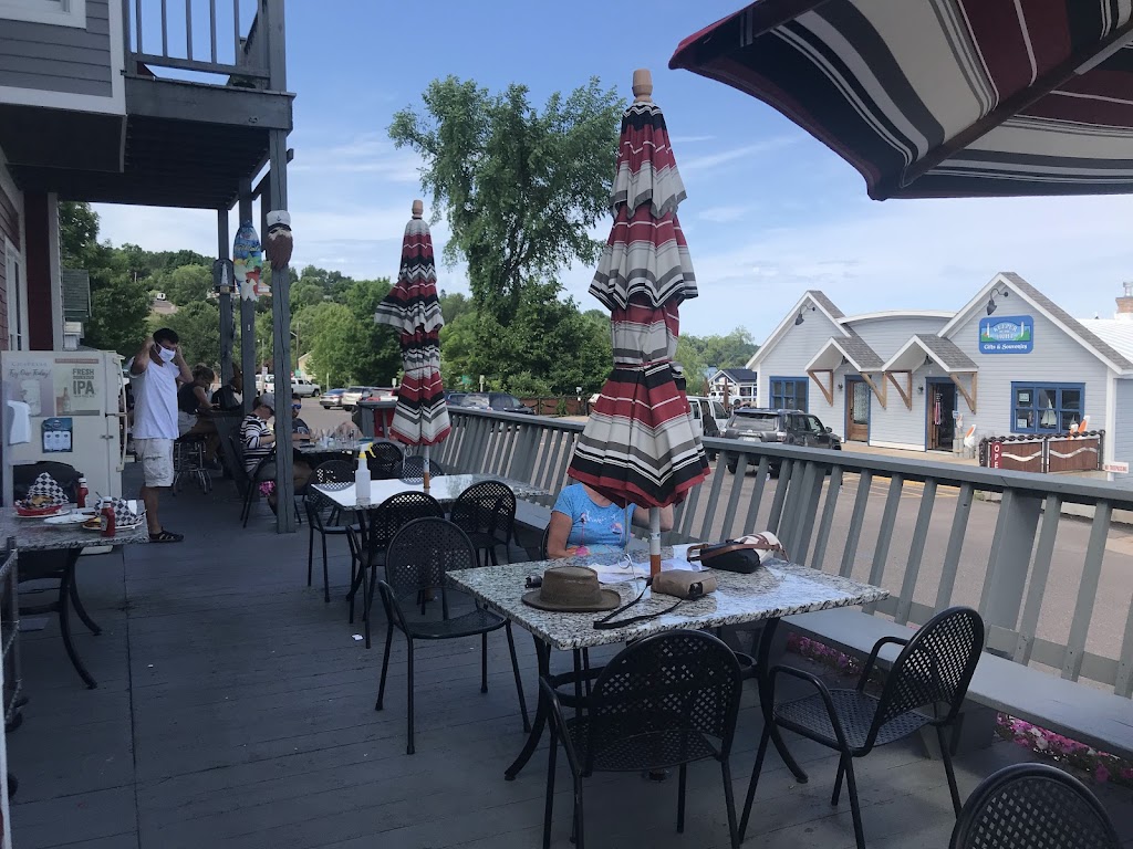  Pier Plaza Restaurant