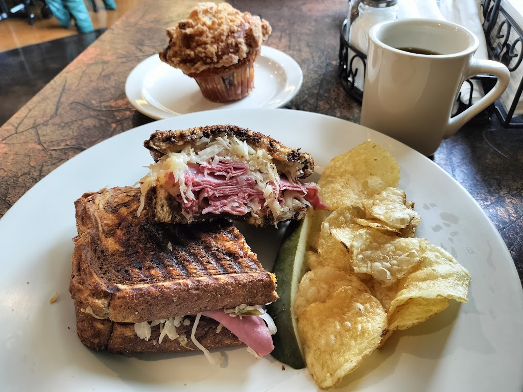  Cheese Cake Heaven Restaurant/Cafe, Lounge, Bakery