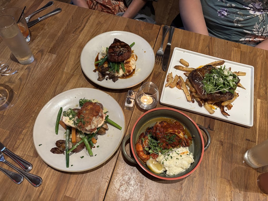  Bleu Restaurant & Lounge