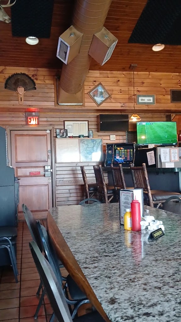  Three Guys & A Grill Restaurant