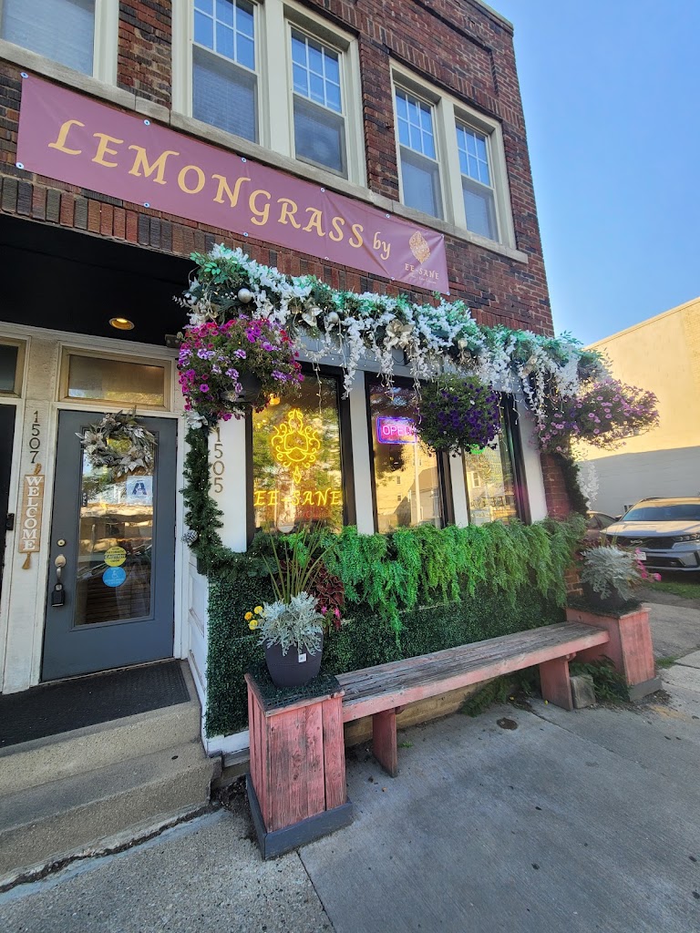  EE-Sane Thai-Lao Cuisine