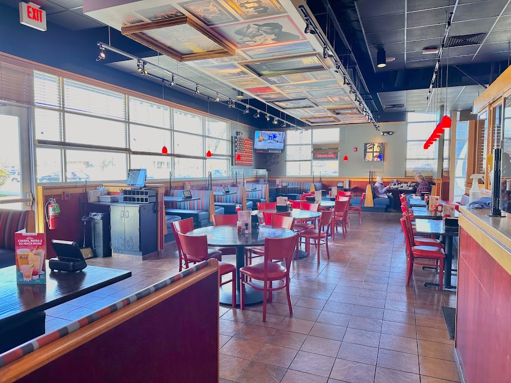  Red Robin Gourmet Burgers and Brews